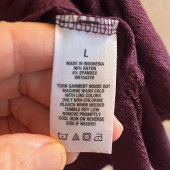 Aeropostale-large-plum cinch front, cropped blouse. V-neck top. Drawstring. - Picture 6 of 8